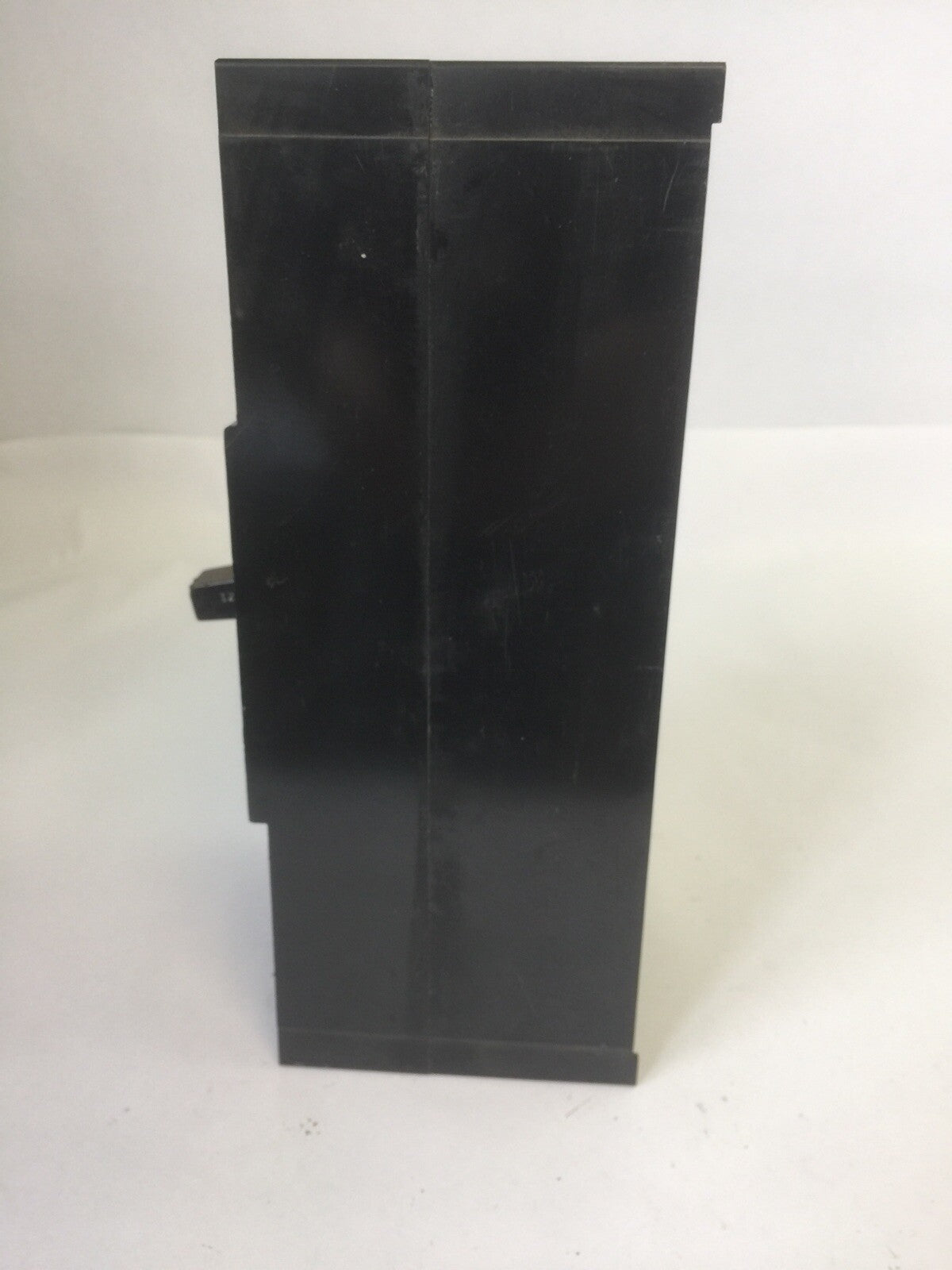 ITE SIEMENS FJ2-B125 CIRCUIT BREAKER 600VAC 250VDC 125AMP 2POLE5