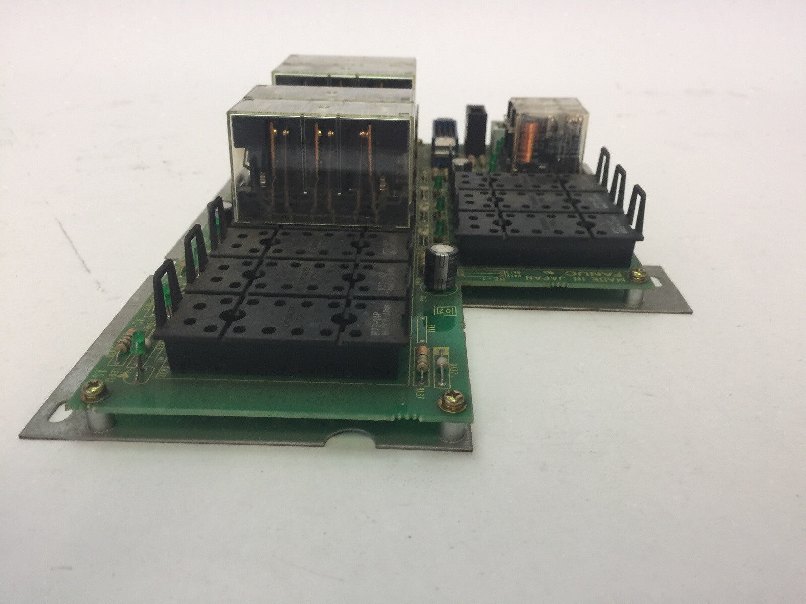FANUC A20B-9002-0300/02A E STOP RELAY BOARD MISSING RELAYS3