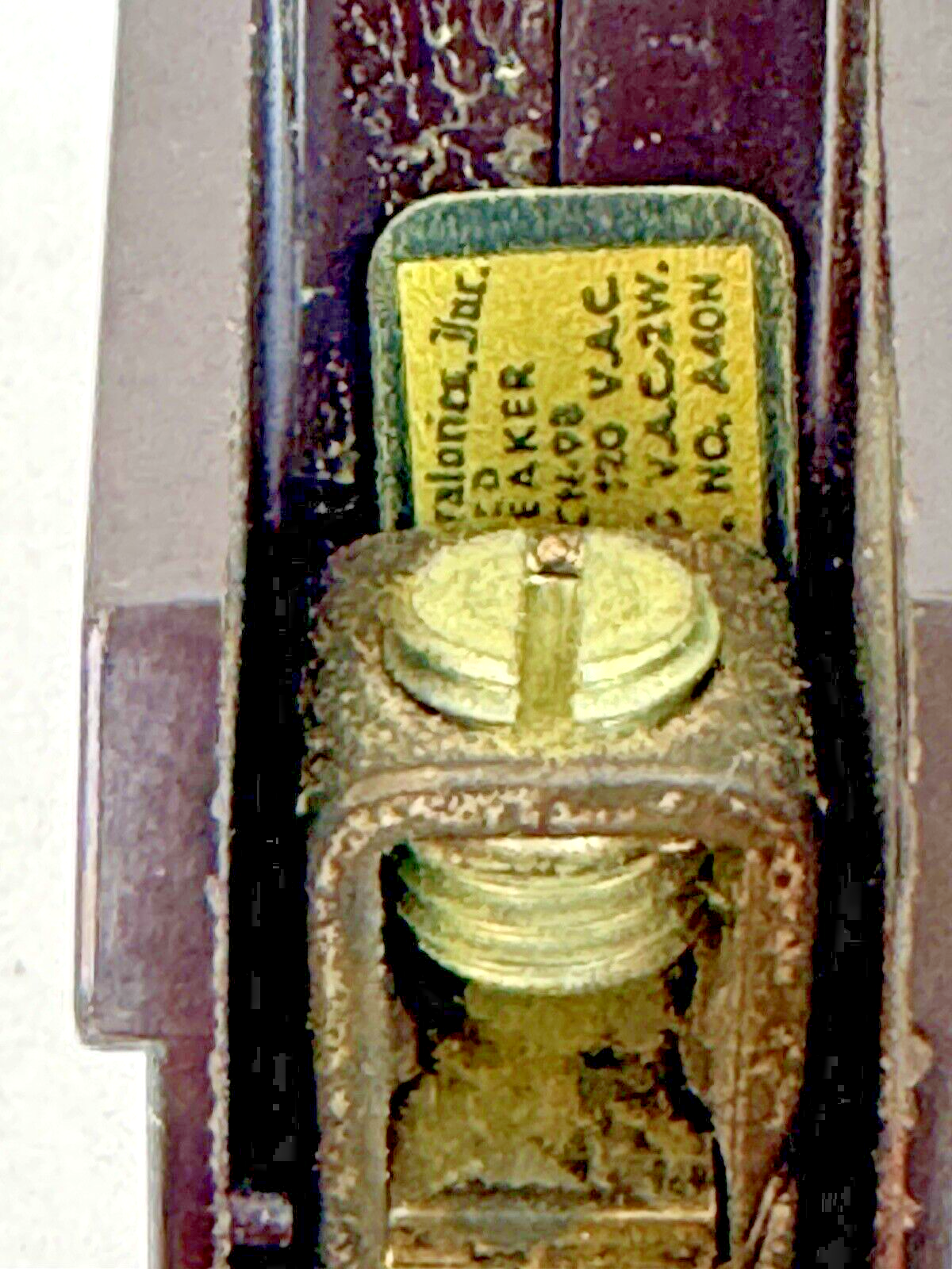 WADSWORTH - A40N - CIRCUIT BREAKERS - 1 POLE, 120/240 VAC, 40 A8