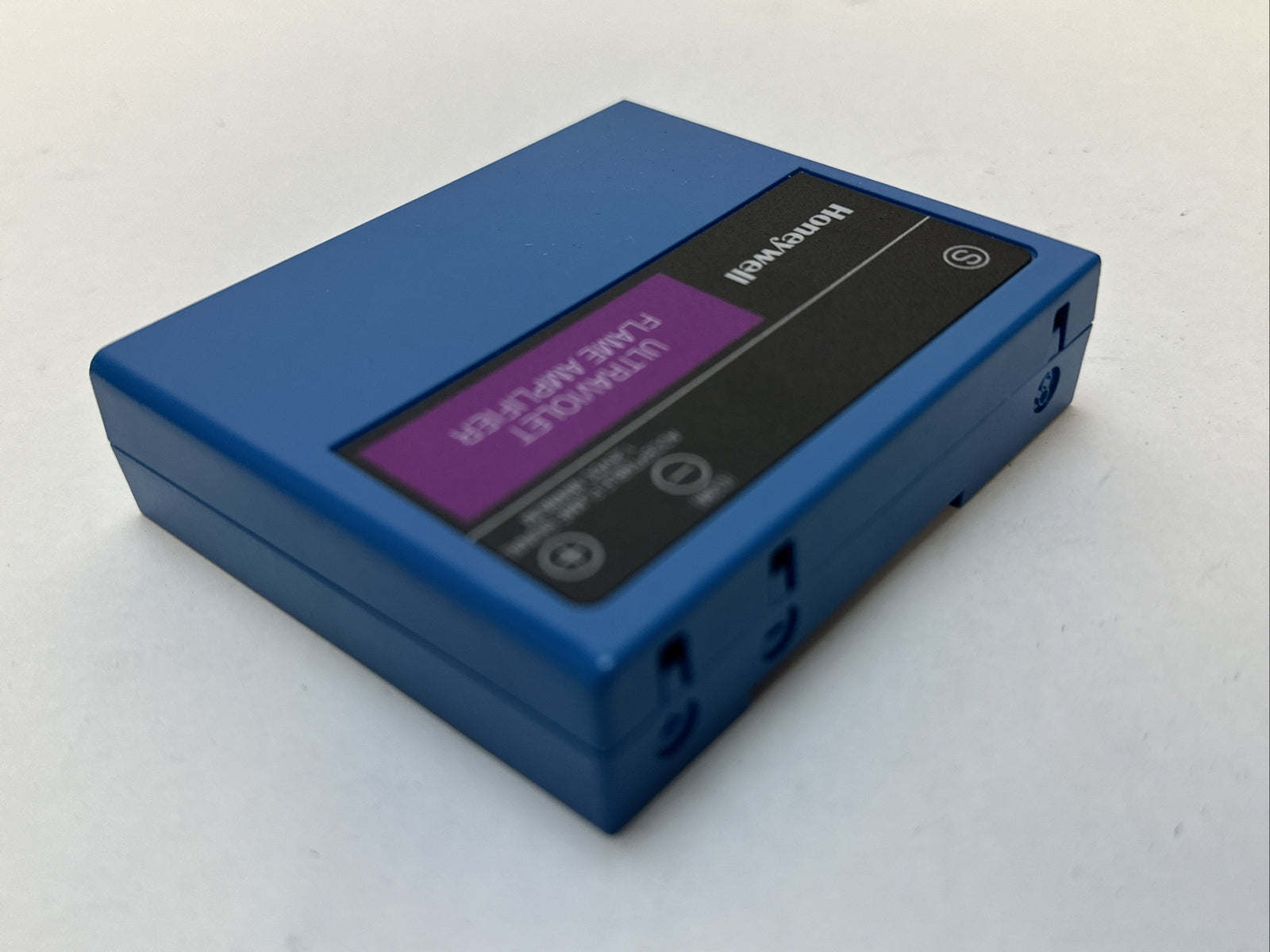 HONEYWELL S7800A1001 BURNE CONTROL REV 2018 R7849A1023 ULTRAVIOLET FLAME AMP11