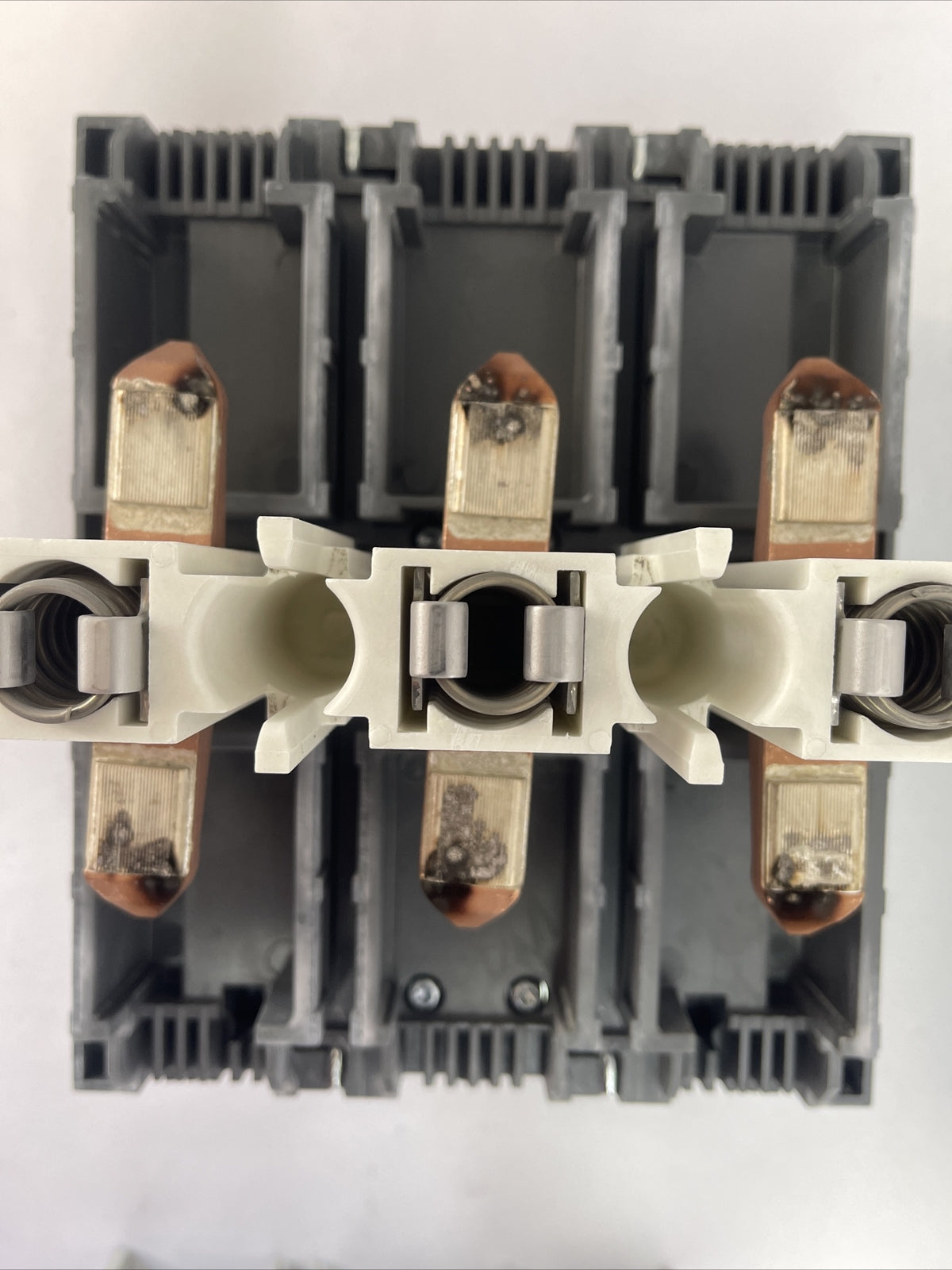 ABB AF400-30 CONTACTOR 600VAC 400HP 3PH 3P 550A COIL 100-250VDC 50-60hz7