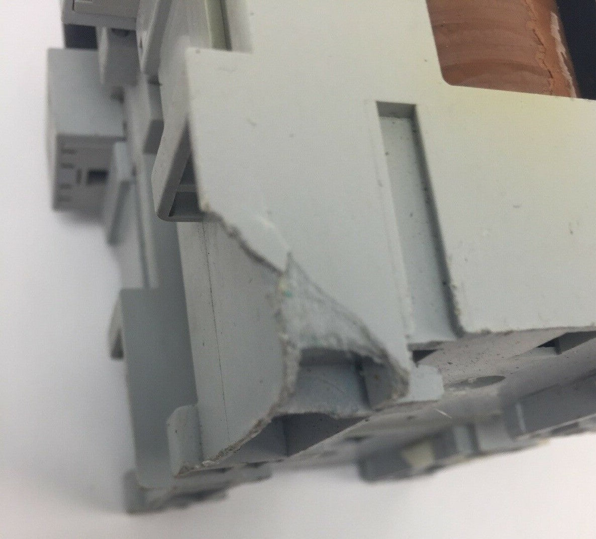 ALLEN BRADLEY 100-C09Z*10 REVERSING CONTACTOR 600VAC 25A COIL 24VDC3