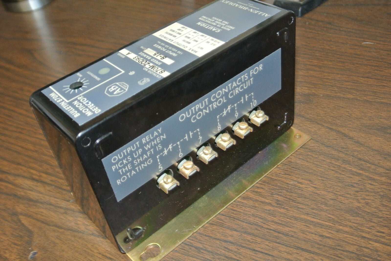 ALLEN-BRADLEY 870M-ZOD93 Ser. A / MOTION DETECTOR 8-15 RPM / NEW SURPLUS2