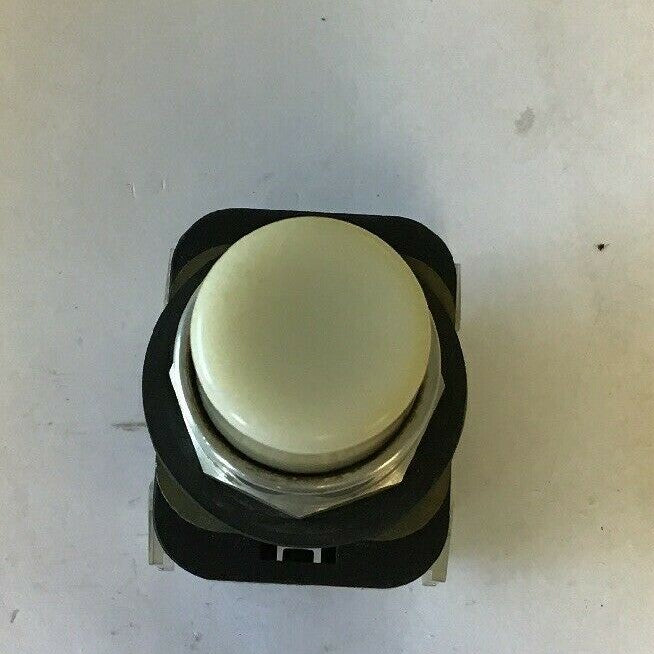ALLEN BRADLEY 800T-QB24 24VWHITE PUSH BUTTON SER.T**(LOTOF3)**0