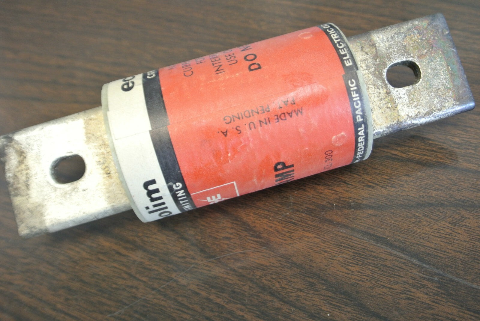 ECONOMY / FEDERAL PACIFIC ELECTRIC / JCL-300 CURRENT-LIMITING FUSE / 300A / 600V0