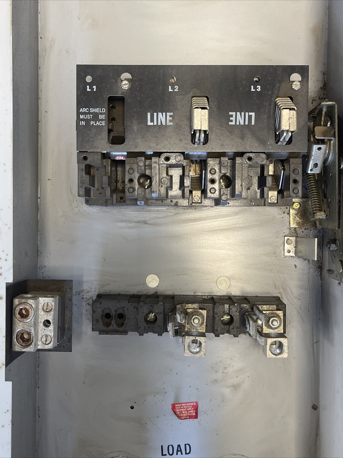 GE TG3224RH MOD 7 FUSIBLE SAFETY SWITCH 2POLE 200A 240VAC 15HP TYPE 3R RAINPROOF9