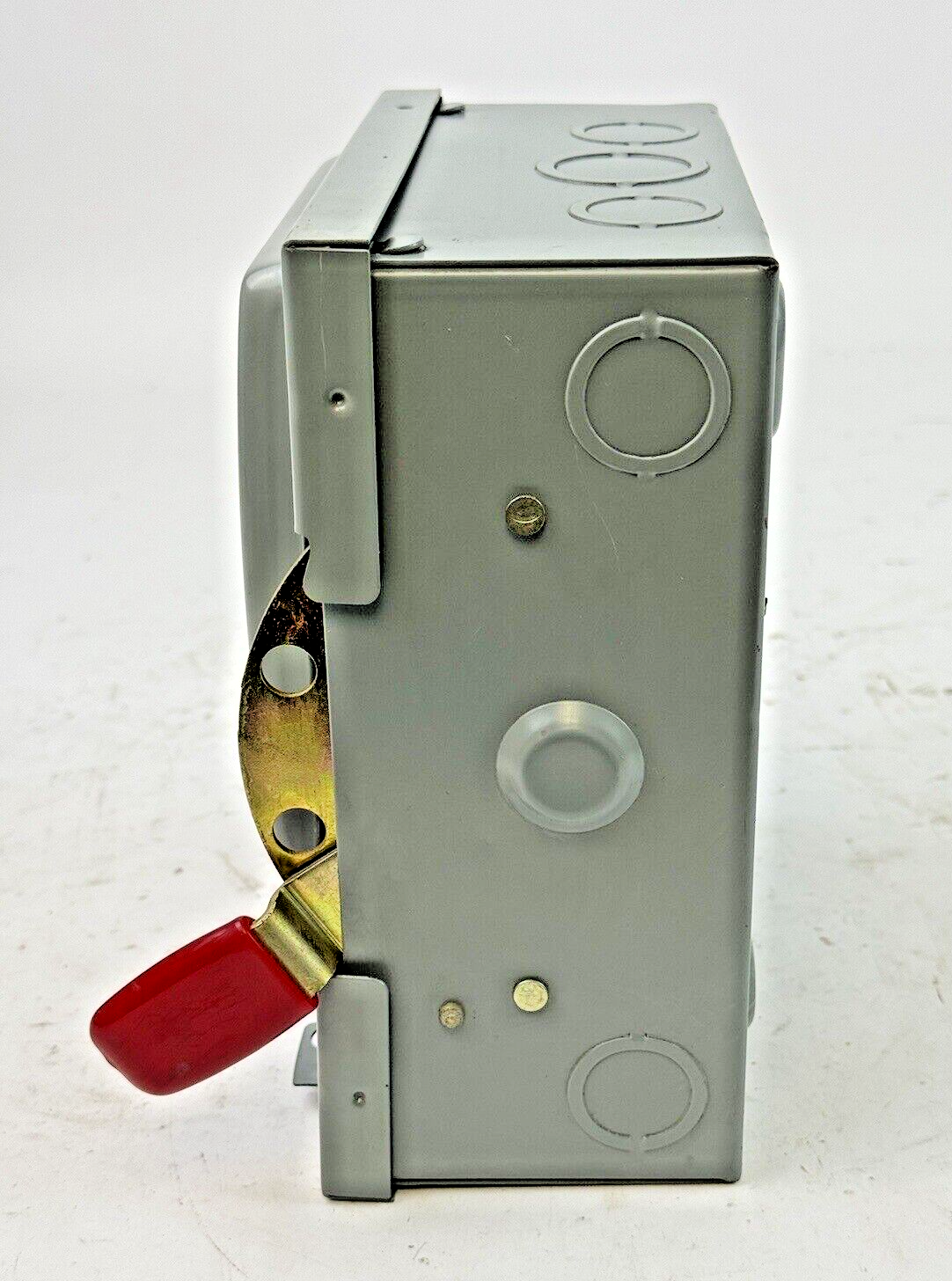 CHALLENGER - GD321NFC - SAFETY SWITCH - 30A/ 240VAC/ 3 POLE/ TYPE 16