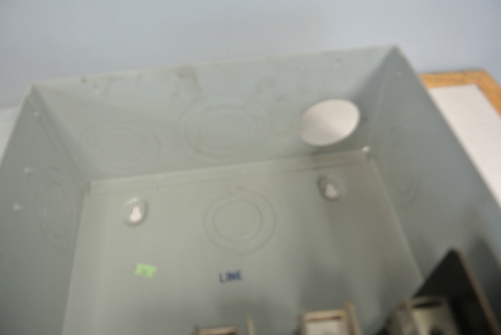 CROUSE-HINDS GH424N GENERAL DUTY FUSIBLE SAFETY SWITCH / 240V / 200A / 25HP9