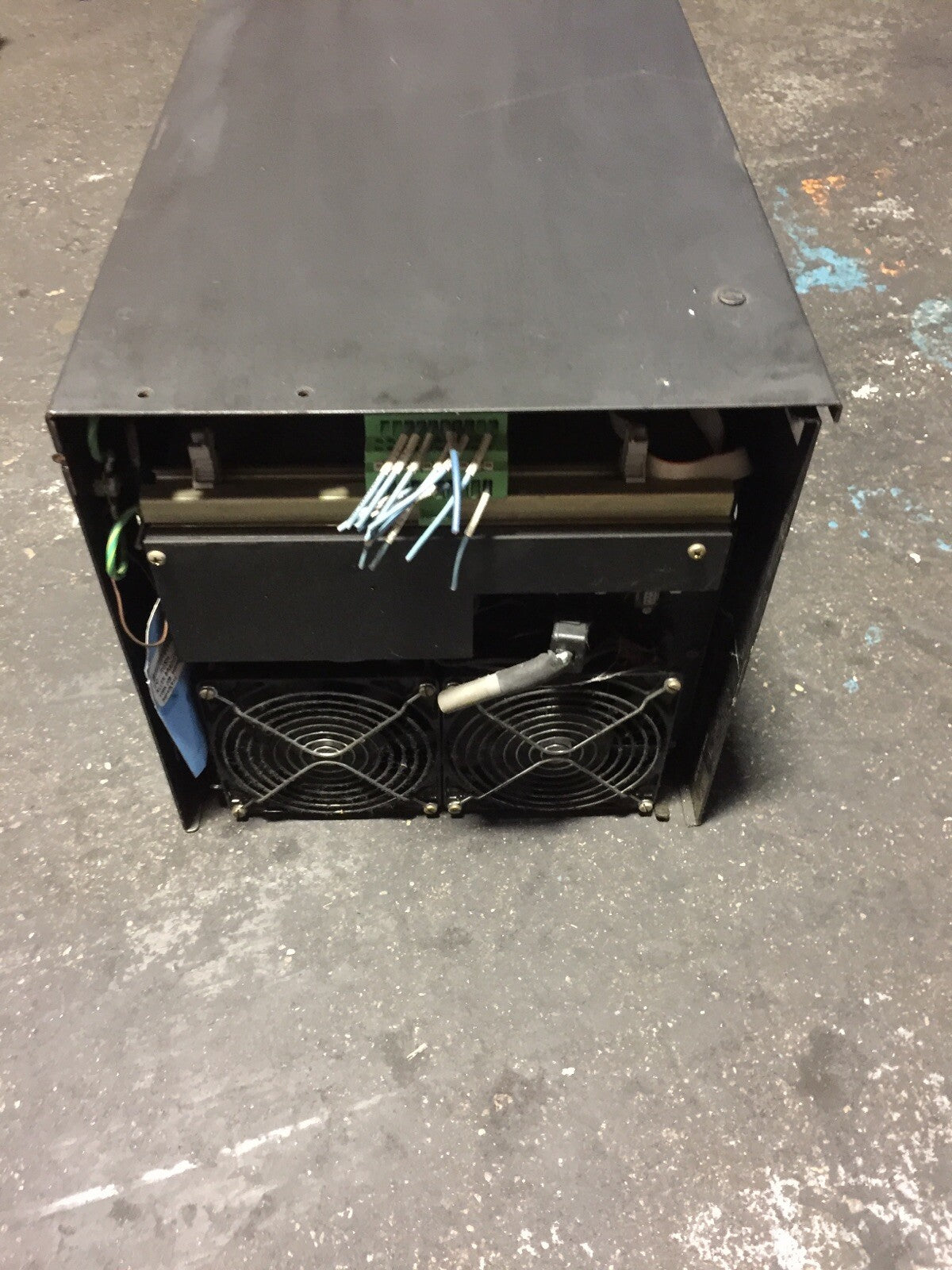 ALLEN BRADLEY 1392-B100-RK-MC-B-D1-F2-F4 AC DRIVE OUTPUT 440VAC 60A 3PH INPUT4