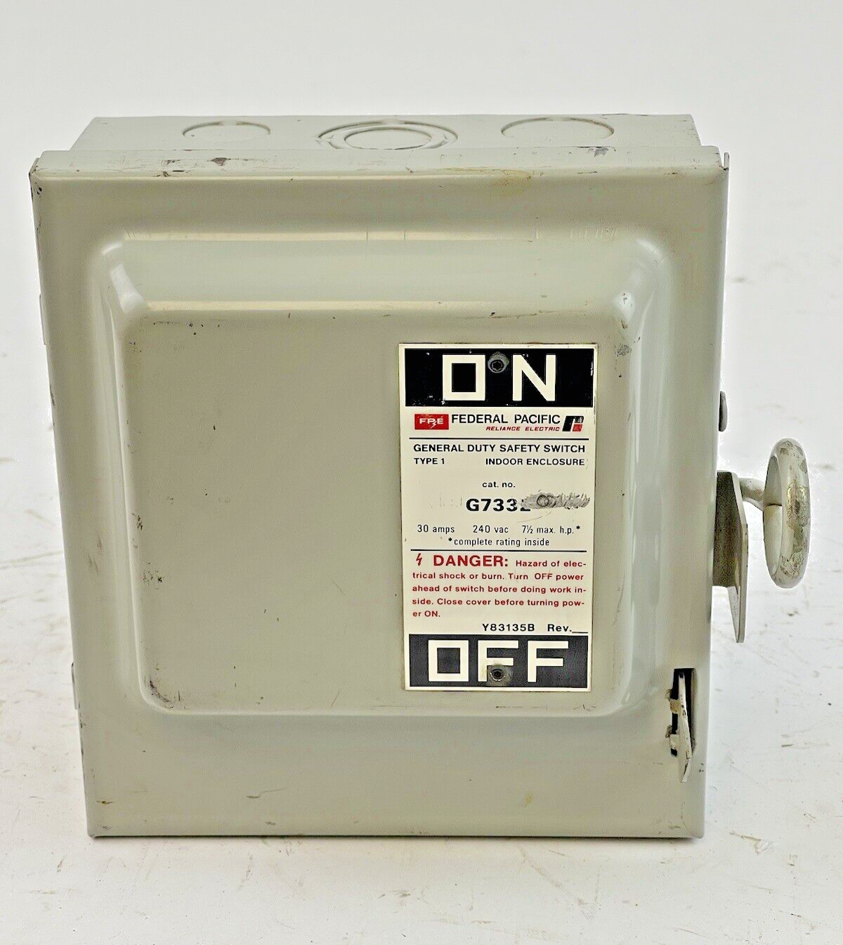 FEDERAL PACIFIC - G7332 - ENCLOSED SWITCH - 30 AMP, 3 POLE, 240 VAC, NEMA TYPE 11
