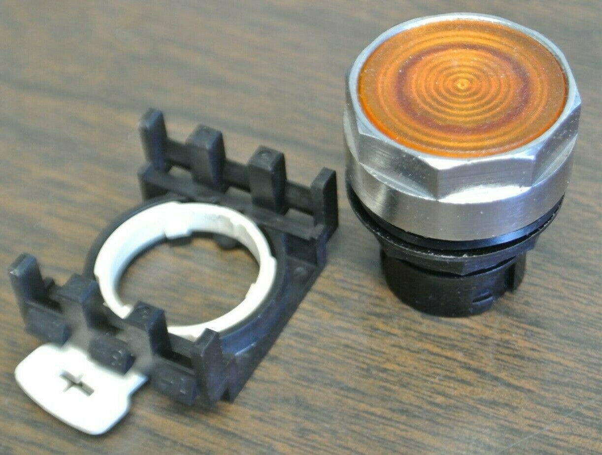 CUTLER-HAMMER E22N9 FLUSH ILLUM PUSHBUTTON OPERATOR / AMBER / 25mm / NEW SURPLUS0