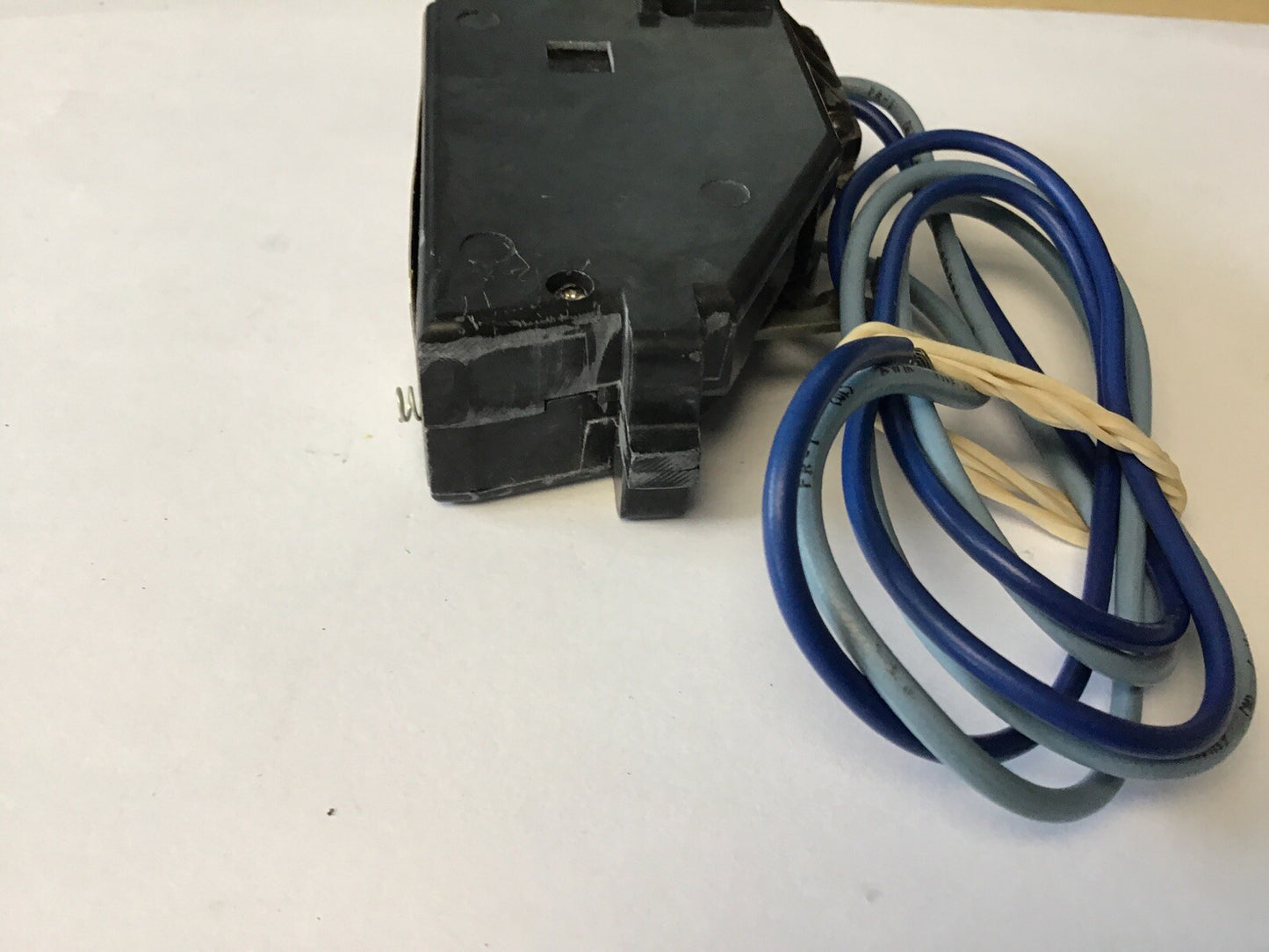 ITE LL01F60 UNDERVOLTAGE TRIP UNIT 120V 60HZ 2