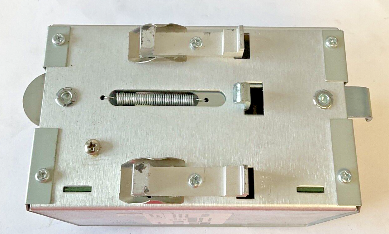 SOLA/HEVI-DUTY SDN5-24-480 POWER SUPPLY 3PH 380/500VAC 0.5/0.4A 50/60HZ 24VDC 5A8