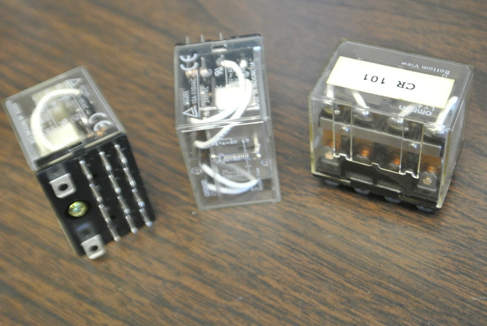 LOT of 3 / OMRON LY4 RELAY / 14-BLADE / 10A / 120VAC COIL / 240VAC / 28VDC0