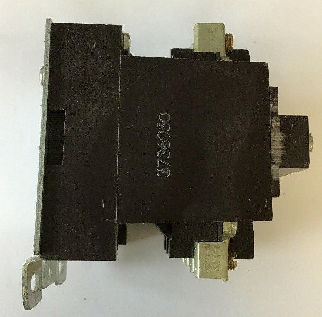 CUTLER HAMMER DEFINTITE PURPOSE CONTACTOR 9560H956A 208/240V 50/60CY  3