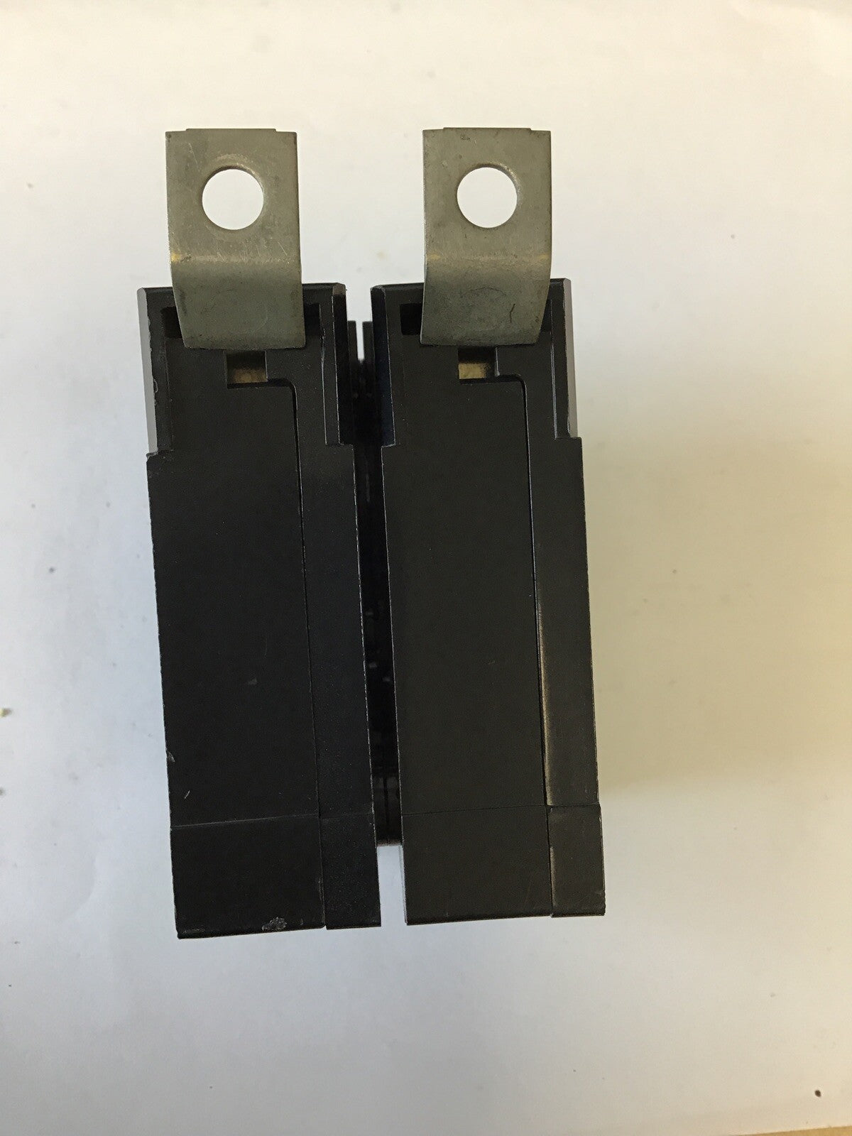 CHALLENGER CBB2015H CIRCUIT BREAKER 240VAC  2POLE 15A2