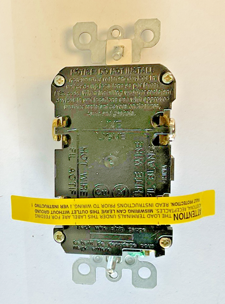 LEVITON GFNT2 GFCI OUTLET W/ WALLPLATE 20A 125V5