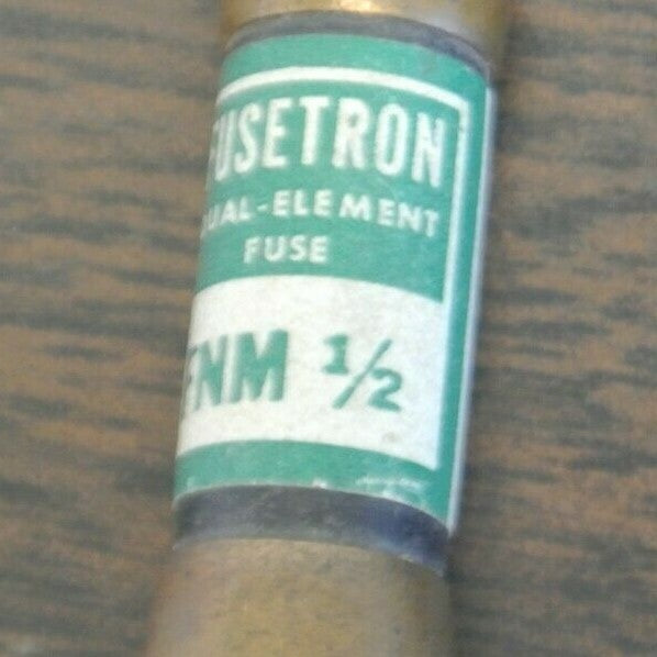 BUSSMANN FNM-1/2 MIDGET FUSE 1/2A / 250V ***LOTOF4***2