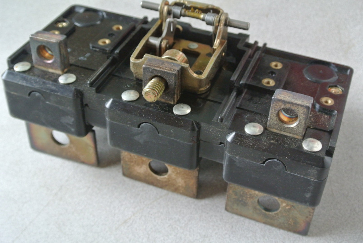 CUTLER-HAMMER HMD3700T THERMAL ADJ. TRIP UNIT - 700A, 3-POLE 371D373G27 6