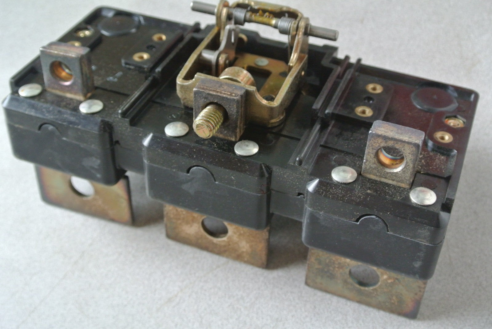 CUTLER-HAMMER HMD3700T THERMAL ADJ. TRIP UNIT - 700A, 3-POLE 371D373G27 6