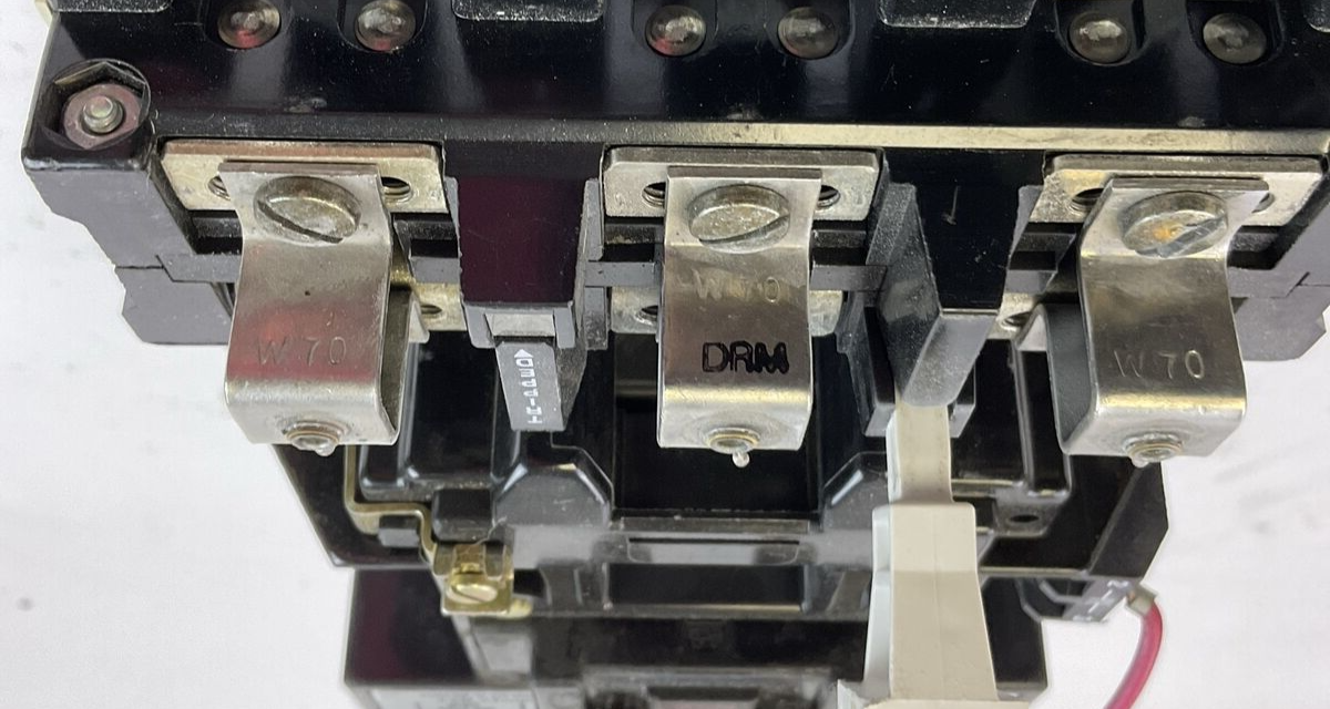 500F-DOD930 SIZE 3 SER C STARTER 600VAC 90AMP 50HP COIL 115-120V W/ W70 HEATERS2