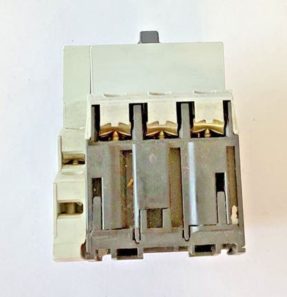 MOELLER PKZM0-6.3 CIRCUIT BREAKER SER.02 600VAC W/NHI11-PKZ0 AUX CONTACT8