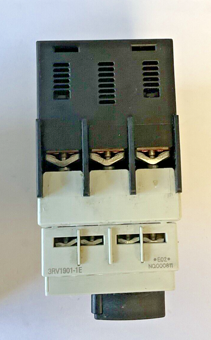 SIEMENS 3RV1021-0JA10 CIRCUIT BREAKER MOTOR CONTROL 12A 240V****LOTOF3****3