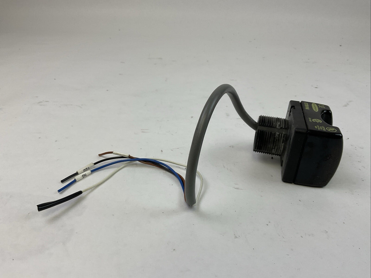 BANNER OTBVN6 MOMENTARY TOUCH BUTTON2