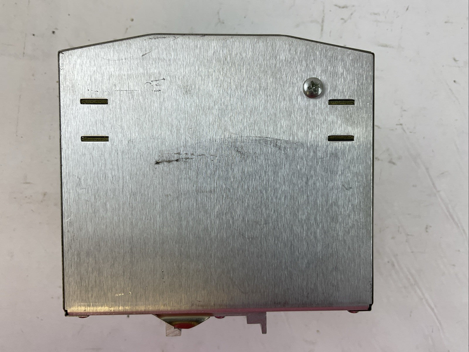 SOLA SDN 20-24-480C POWER SUPPLY OUTPUT 24VDC 20A INPUT 3PH 380/500VAC 1.7/1.5A1