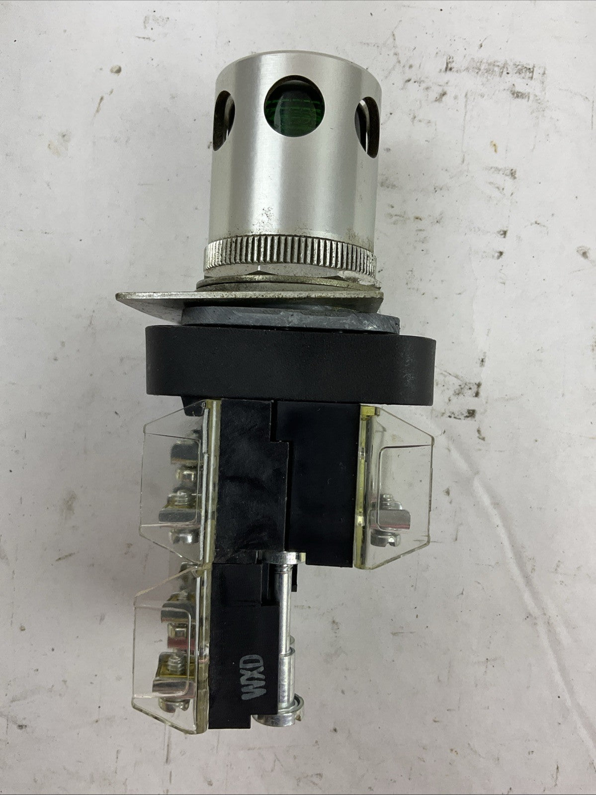 ALLEN BRADLEY 800T-QAH24B SER T TYPE 4, 13 INPUT 24V PUSH BUTTON