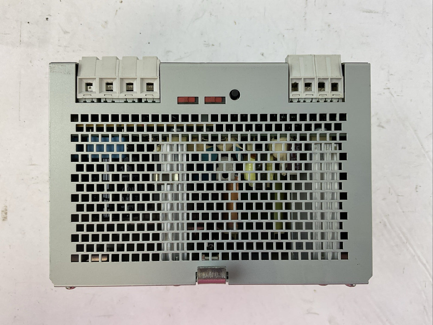 SOLA SDN 20-24-480C POWER SUPPLY OUTPUT 24VDC 20A INPUT 3PH 380/500VAC 1.7/1.5A2