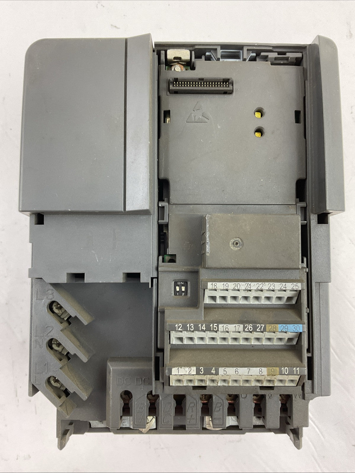 SIEMENS MICROMASTER MM440 1P 6SE6440-2UD24-0BA1 CFS: H01 FW: V2.21 AC DRIVE