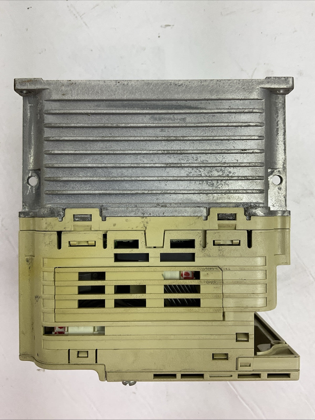 YASKAWA CIMR-JU4A0004BAA REV A J1000 AC DRIVE OUTPUT AC3PH 0-480V 4.1A/3.4A4