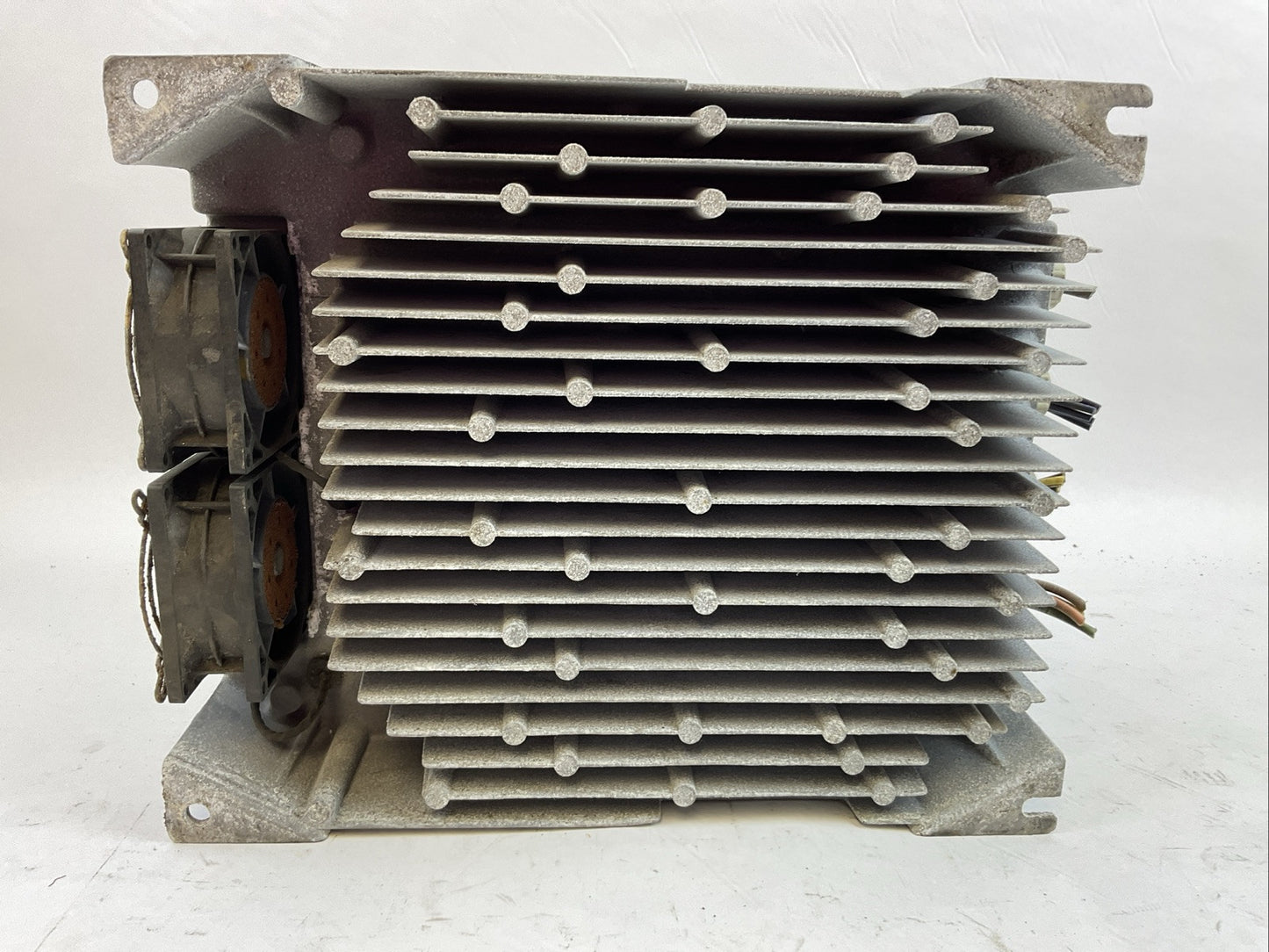 RELIANCE ELECTRIC 10V4260 AC DRIVE 10HP / 7.5KW OUTPUT 380-460VAC 14.2A7