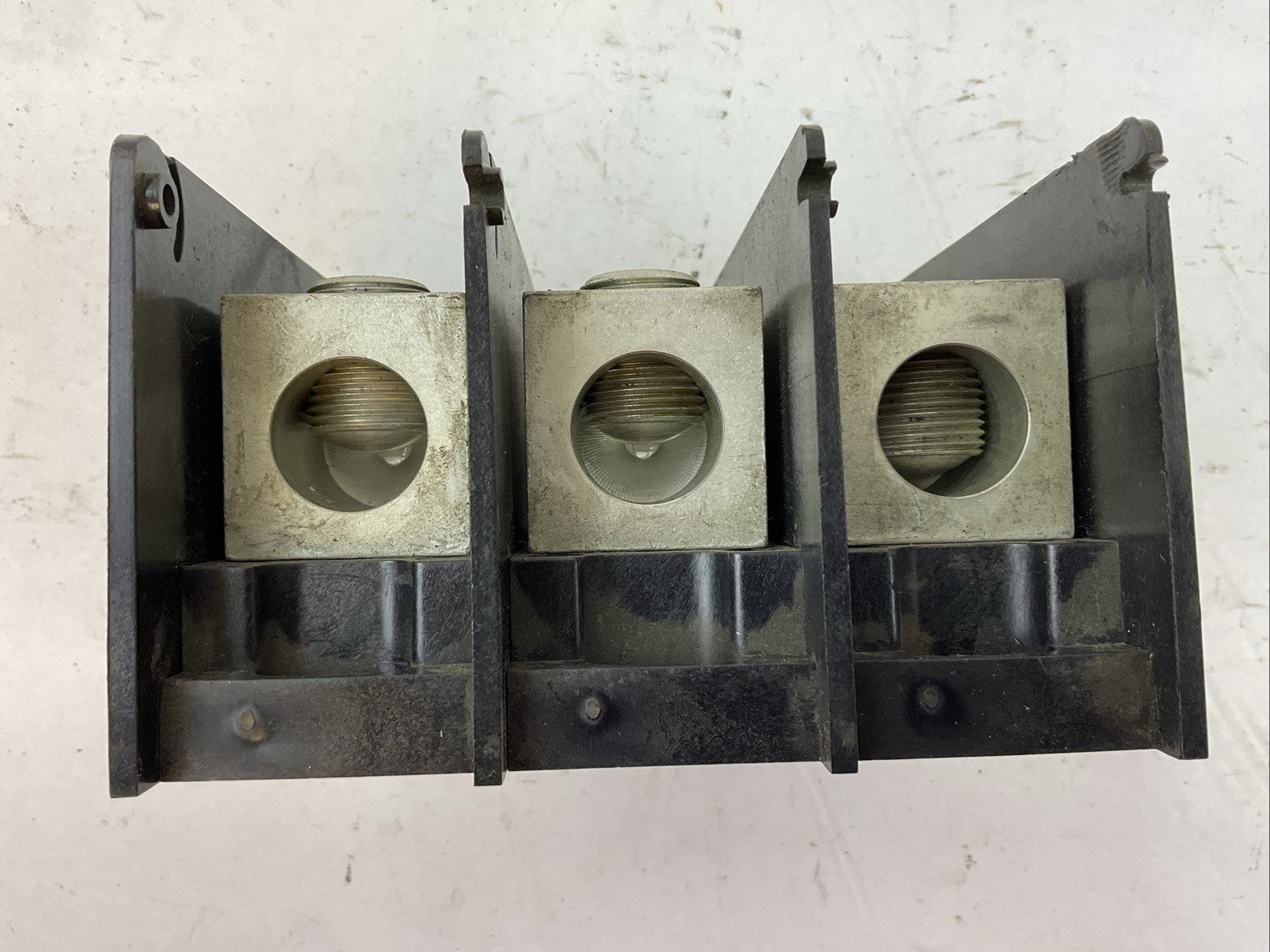 BURNDY BDBMHC-14-500-3 POWER DISTRIBUTION BLOCK 600V5