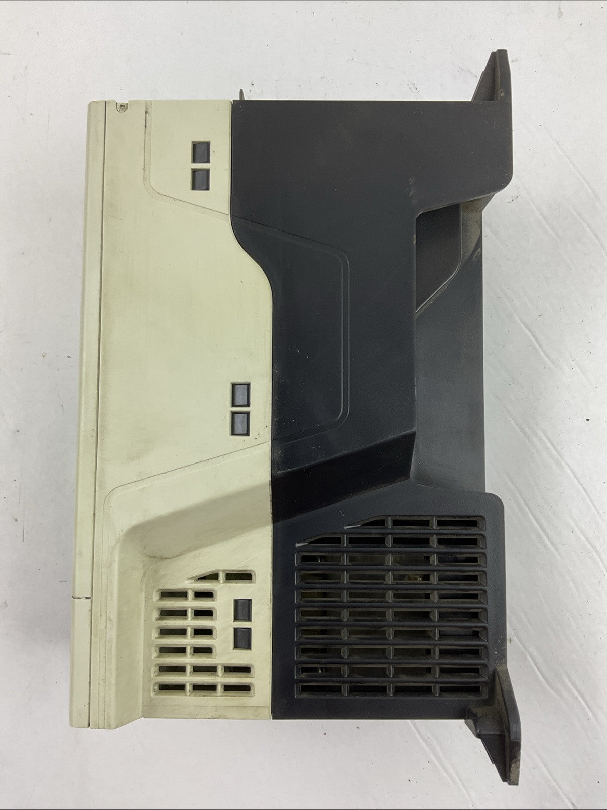 NIDEC CONTROL TECHNIQUES M200-044 00135 A AC DRIVE 7.5HP OUTPUT 0-480VAC 13.5A6