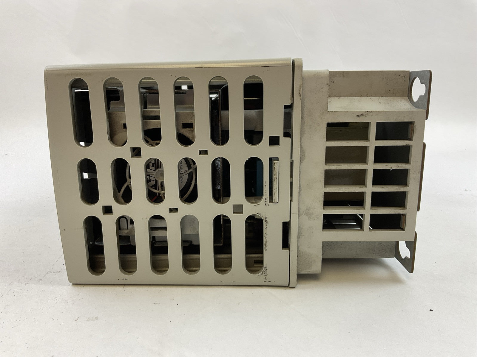 ALLEN BRADLEY 20F11 N D 011 AA0NNNNN SER A FIRMWARE 14.004 AC DRIVE 5.5kW 7.5HP6