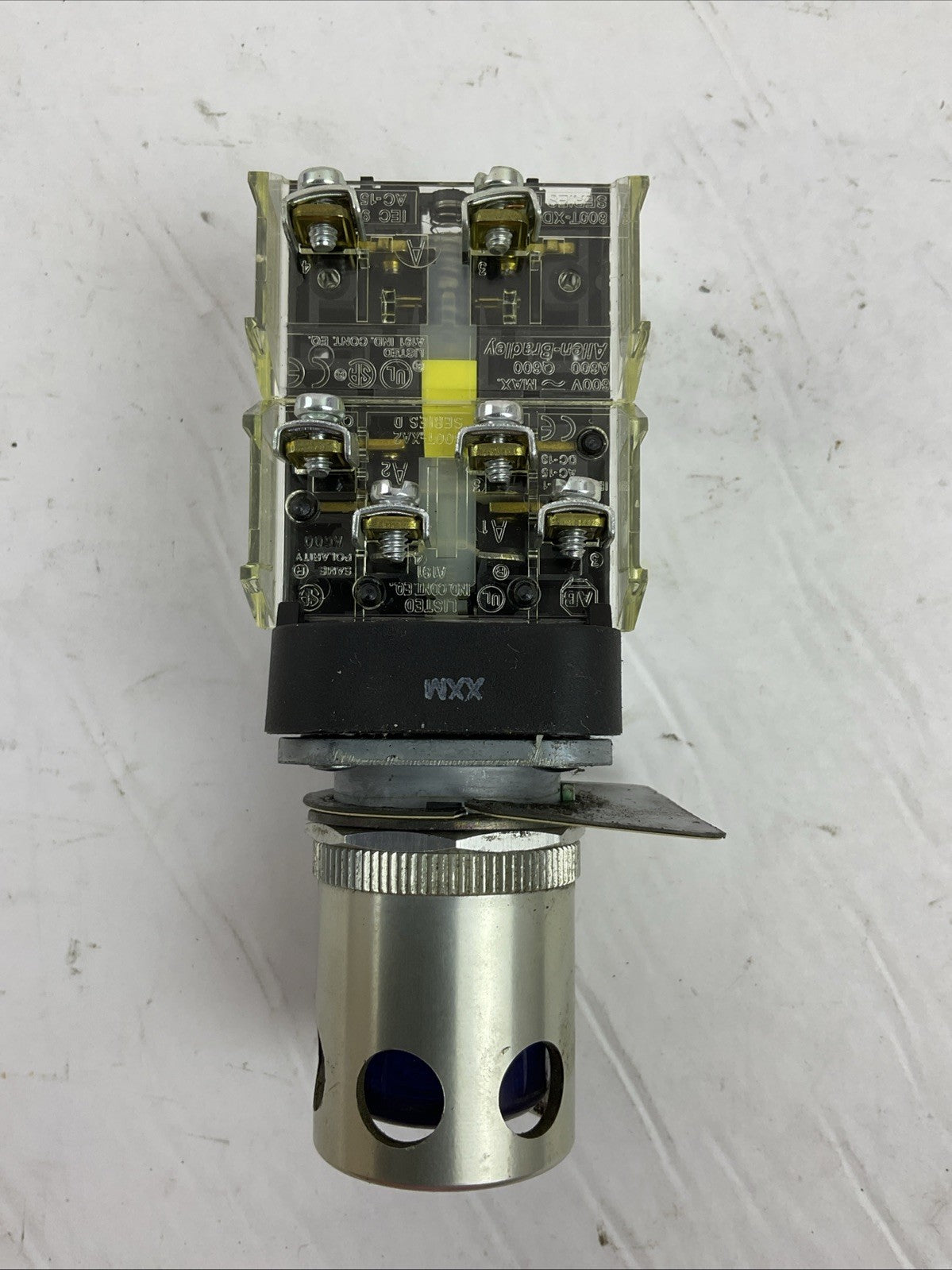 ALLEN BRADLEY 800T-QA24BA2 SER T PUSH BUTTON 24VDC