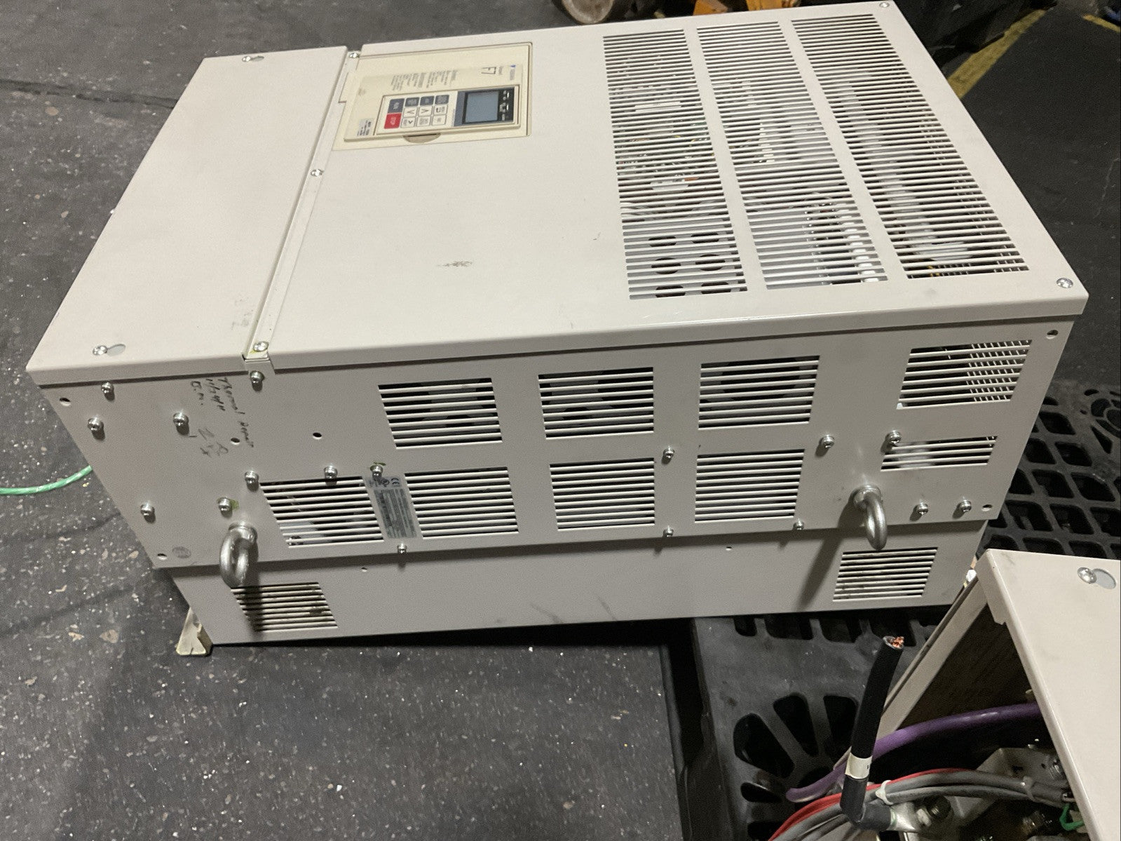 YASKAWA CIMR-F7U4075 AC DRIVE OUTPUT 3PH 0-480VAC HD 150A 110kVA ND 156A 120kVA7