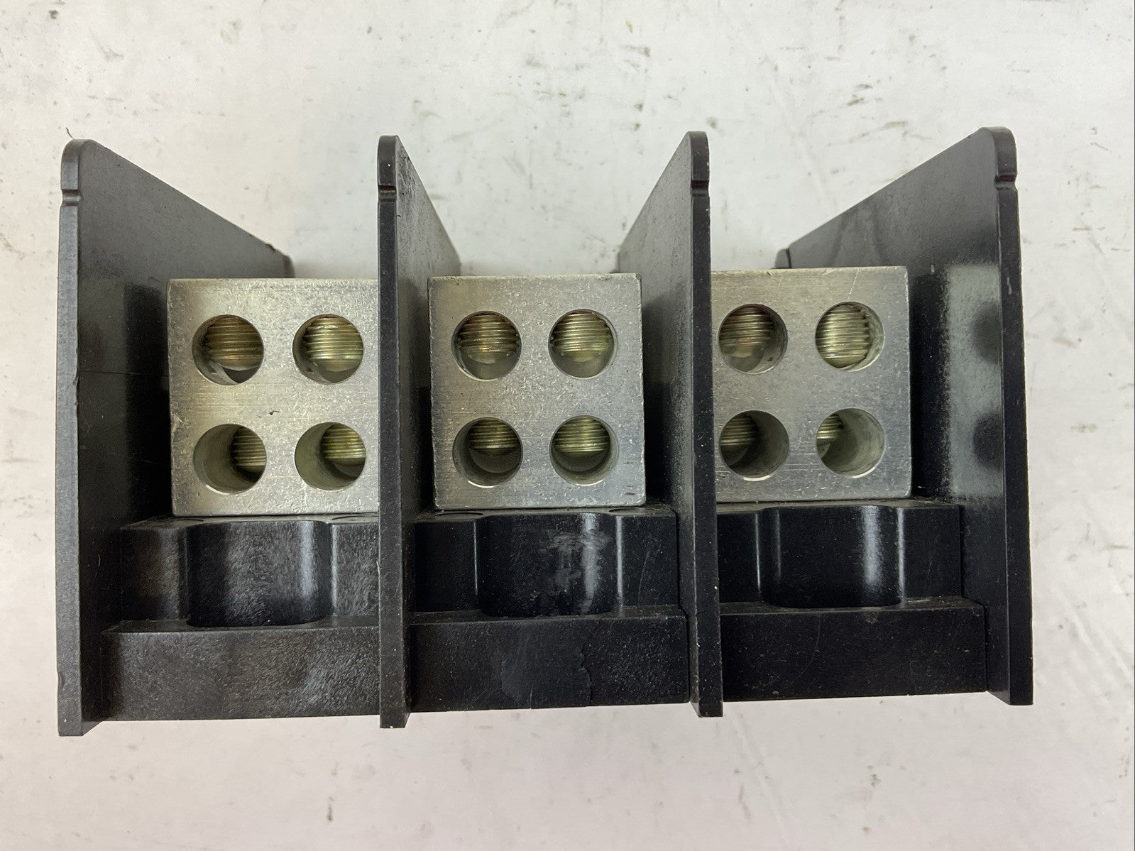 BURNDY BDBMHC-14-500-3 POWER DISTRIBUTION BLOCK 600V2