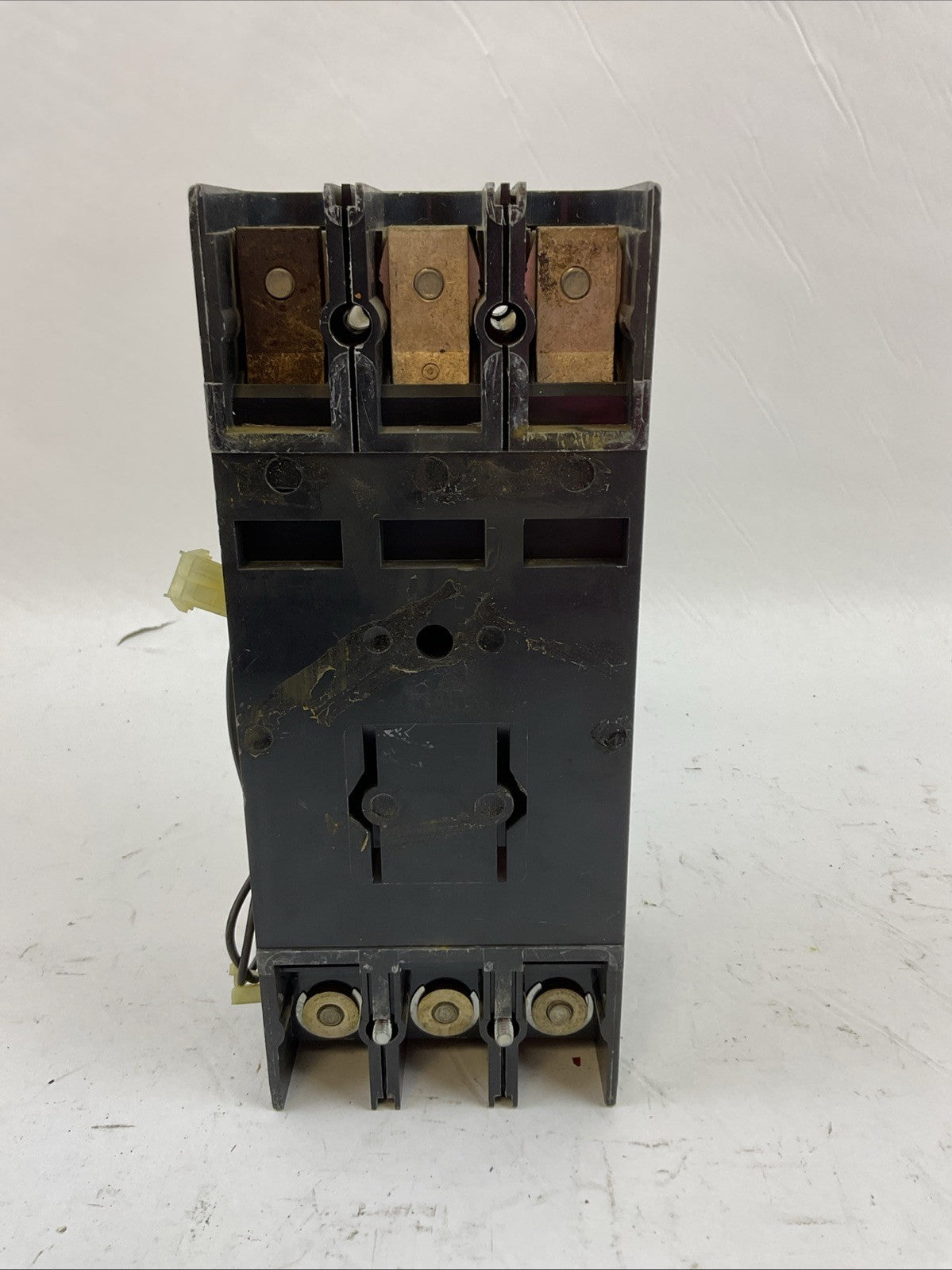 GE TFK236F000 CIRCUIT BREAKER FRAME 3P TRIP 100AMP SHUNT TRIP 120/240VAC 125VDC5