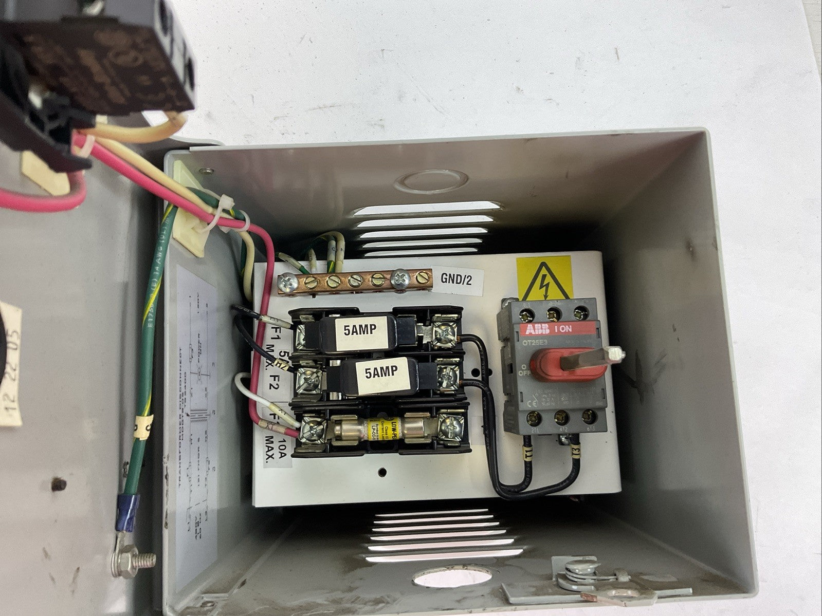 DAYKIN MDGTB-05 DISCONNECT SWITCH TRANSFORMER 1000VA PRI 480V 2.3A SEC 120V 8.3A7