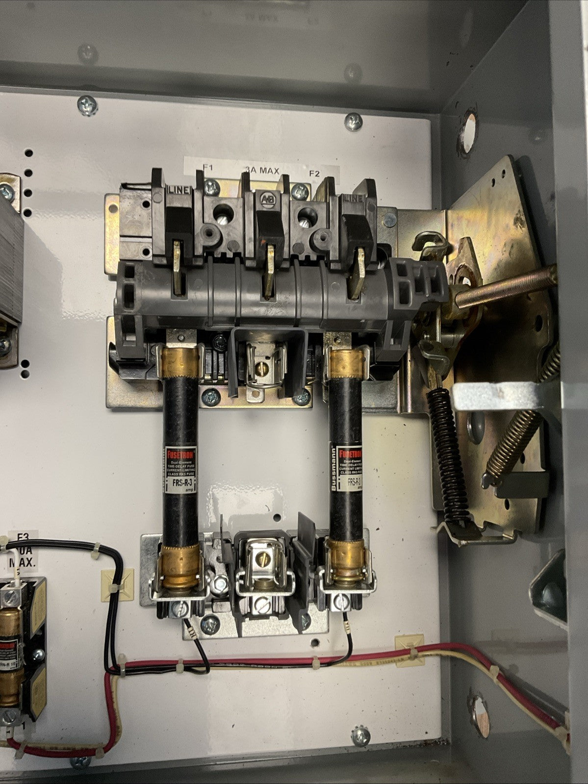 DAYKIN STDAB1-05U TRANSFORMER DISCONNECT 1000VA PRI 480V 2.3A SEC 120V 8.3A 1PH8