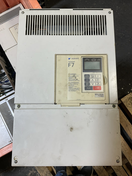 YASKAWA CIMR-F7U4055 AC DRIVE OUTPUT 3PH 0-480VAC HD 112A 85kVA ND 125A 95kVA IN0