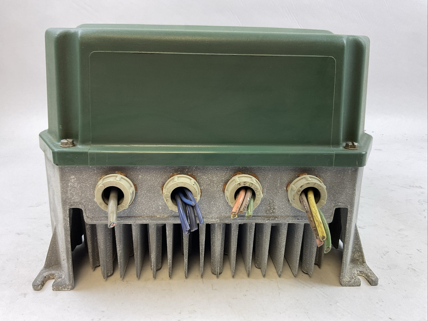 RELIANCE ELECTRIC 10V4260 AC DRIVE 10HP / 7.5KW OUTPUT 380-460VAC 14.2A2