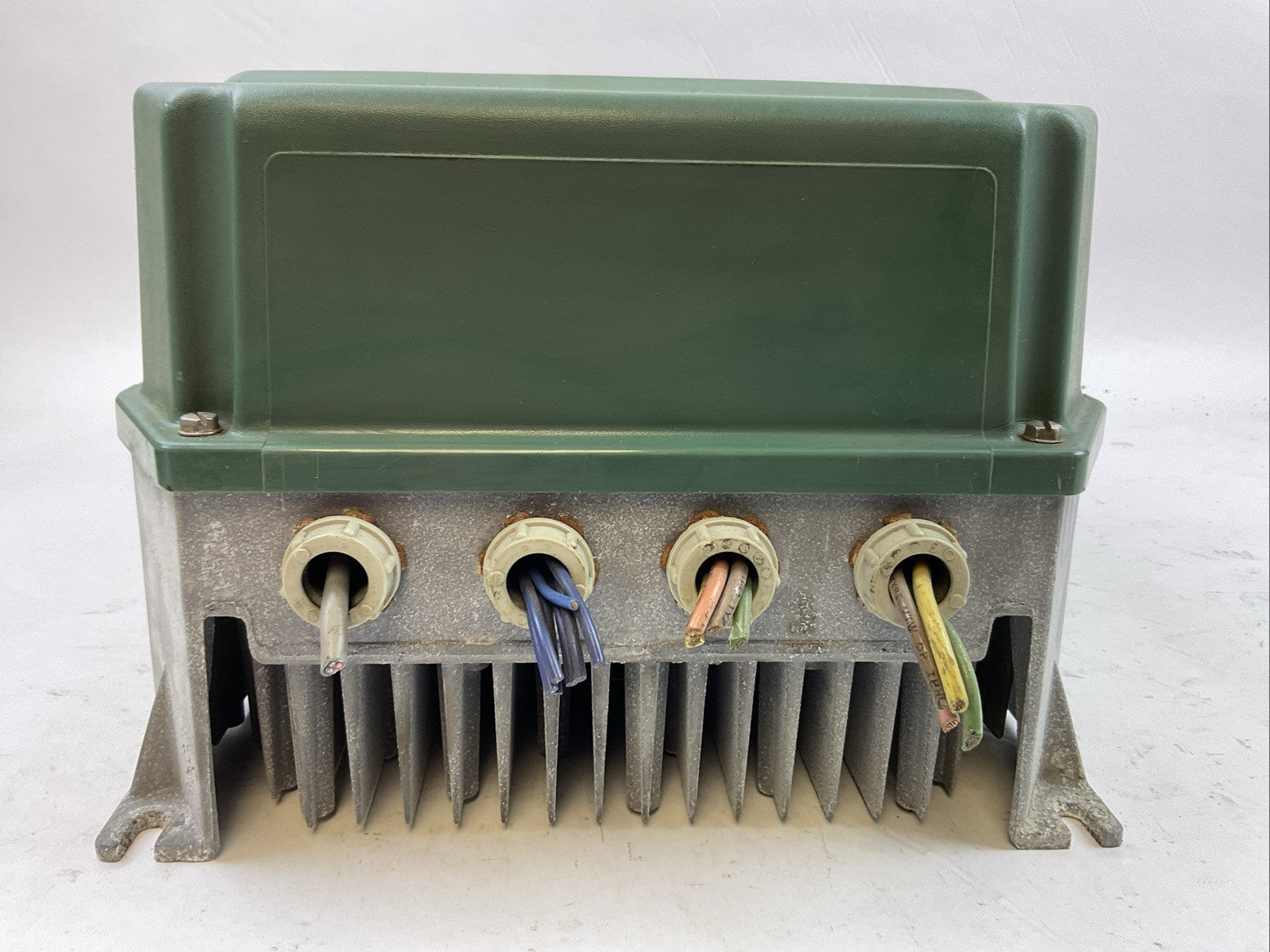 RELIANCE ELECTRIC 10V4260 AC DRIVE 10HP / 7.5KW OUTPUT 380-460VAC 14.2A2