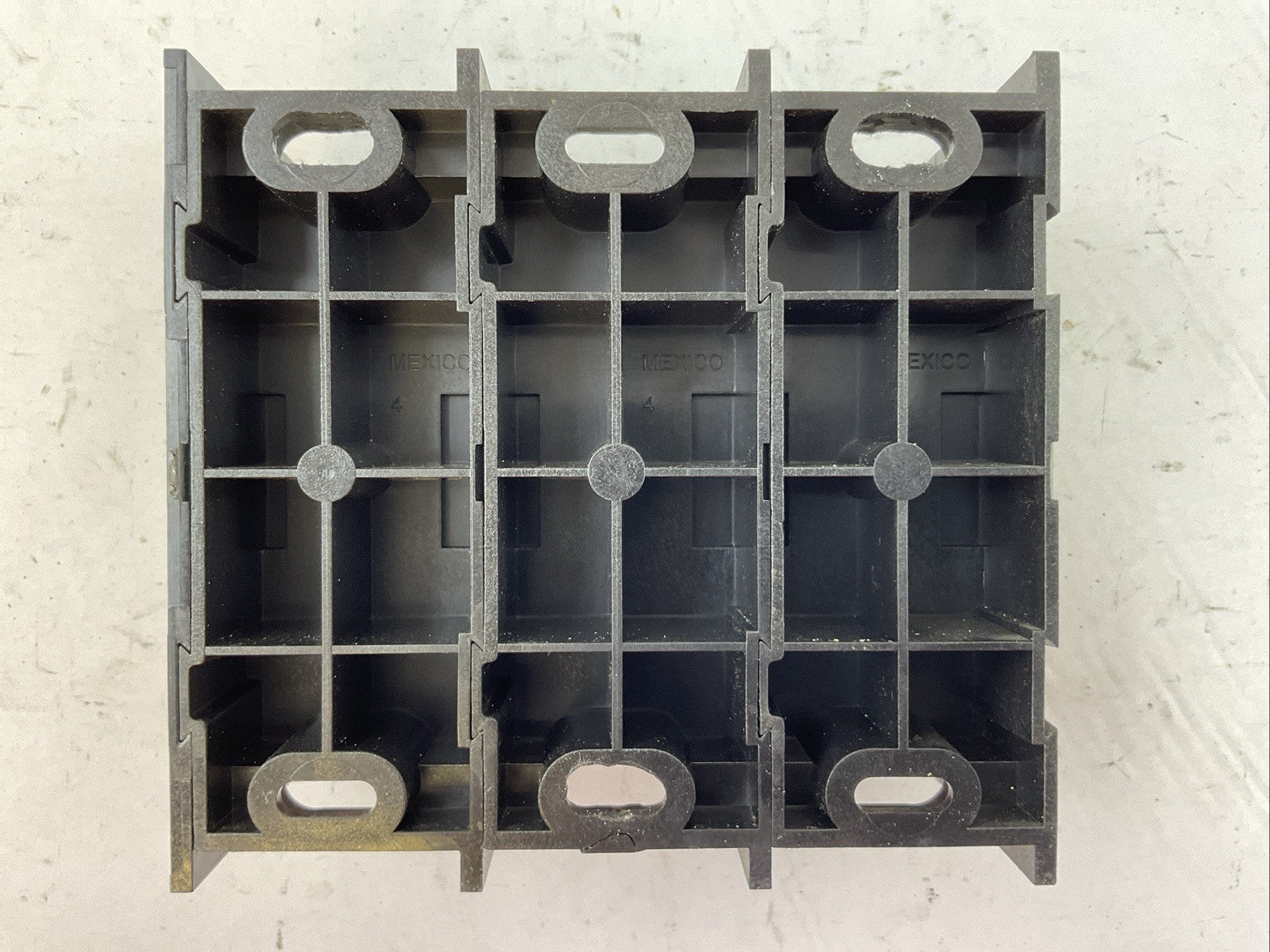 BURNDY BDBMHC-14-500-3 POWER DISTRIBUTION BLOCK 600V6