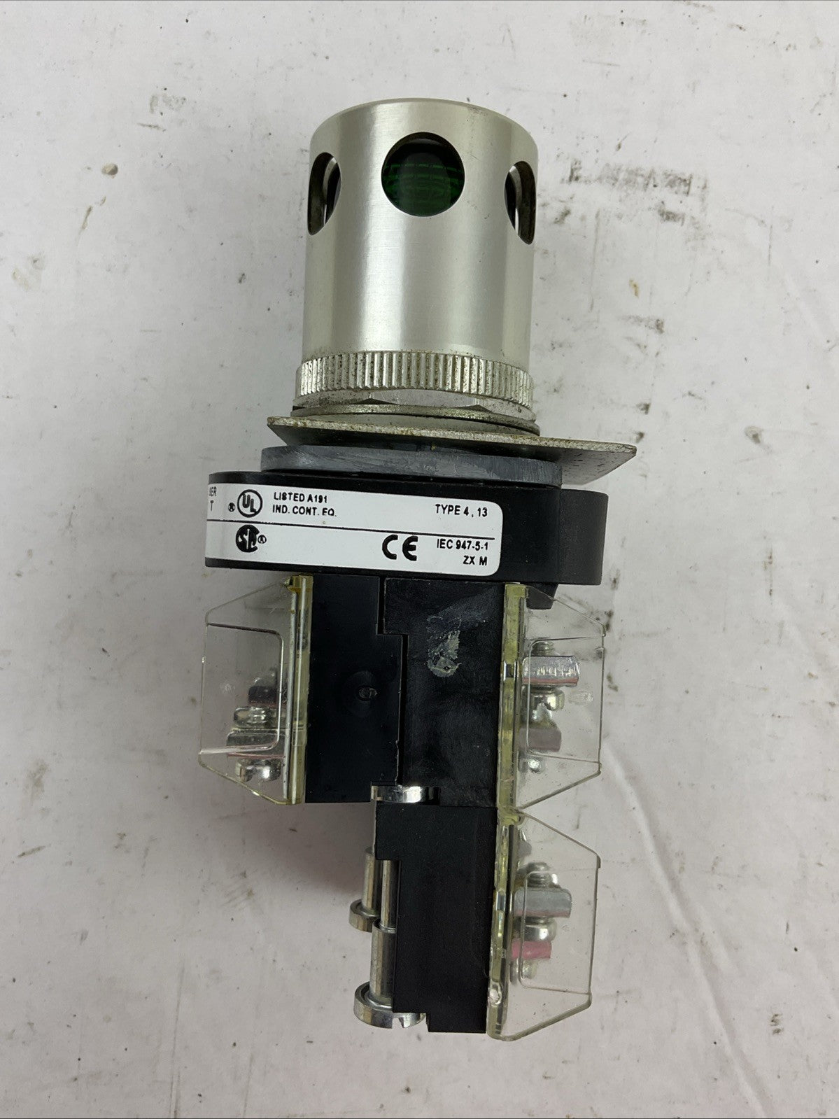 ALLEN BRADLEY 800T-QAH24B SER T TYPE 4, 13 INPUT 24V PUSH BUTTON