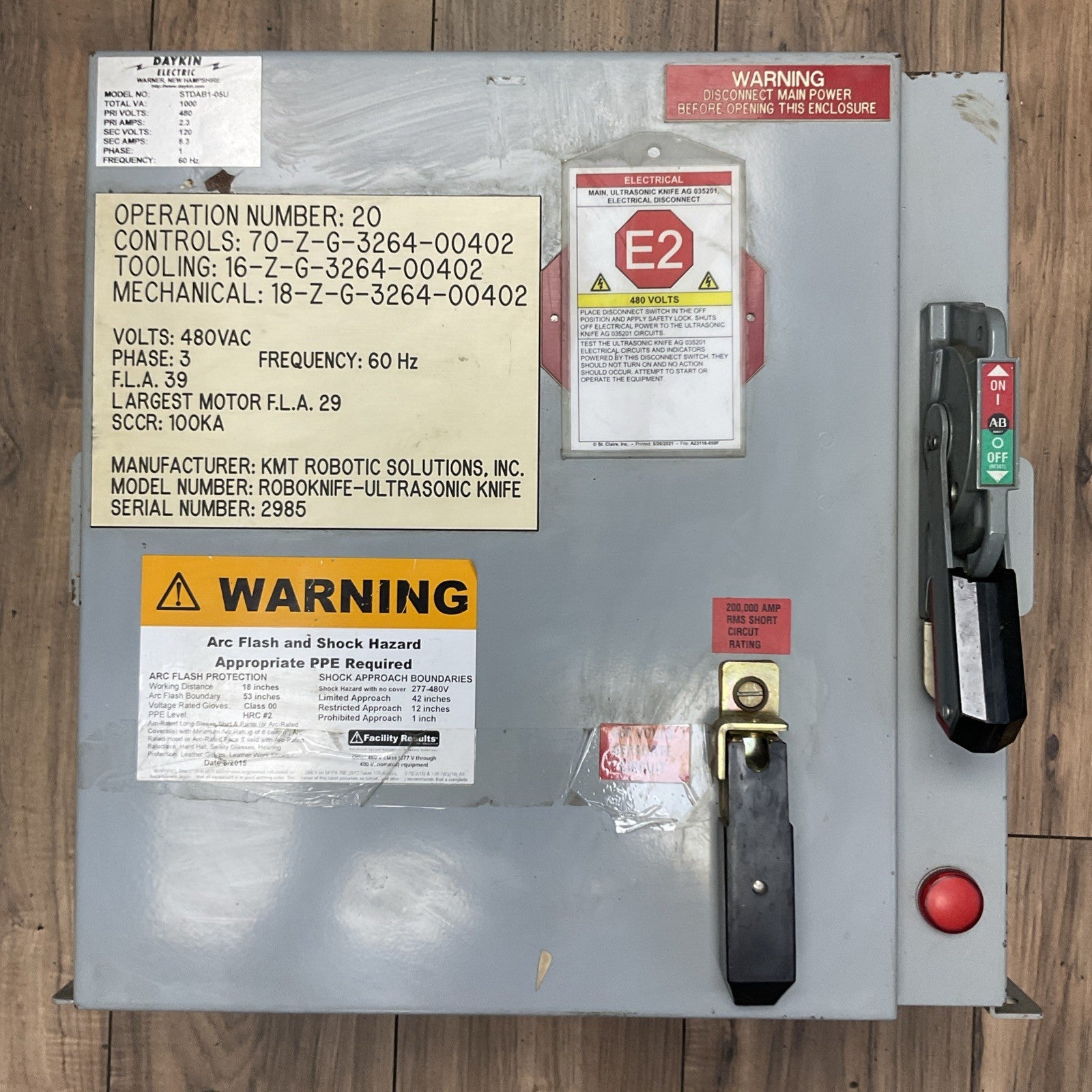 DAYKIN STDAB1-05U TRANSFORMER DISCONNECT 1000VA PRI 480V 2.3A SEC 120V 8.3A 1PH0